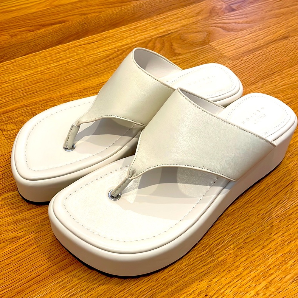 Off white platform leather thong sandles